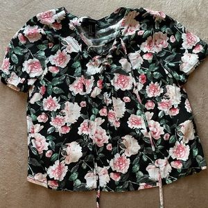 Forever 21 size medium floral semi cropped shirt